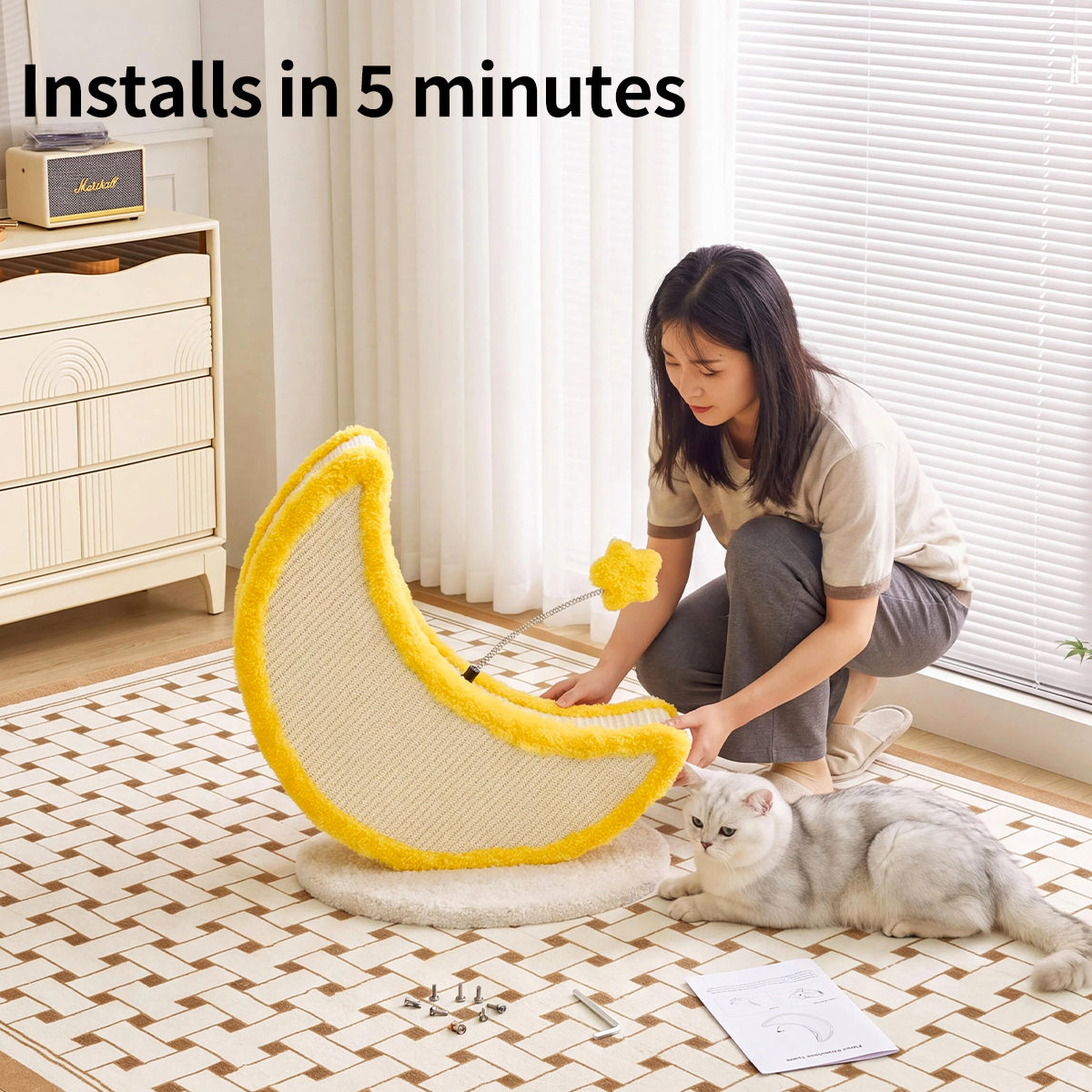 Moon-Shaped Sisal Cat Scratcher – Durable, Low-Shedding Cat Scratching Board with Cozy Plush for Indoor Cats